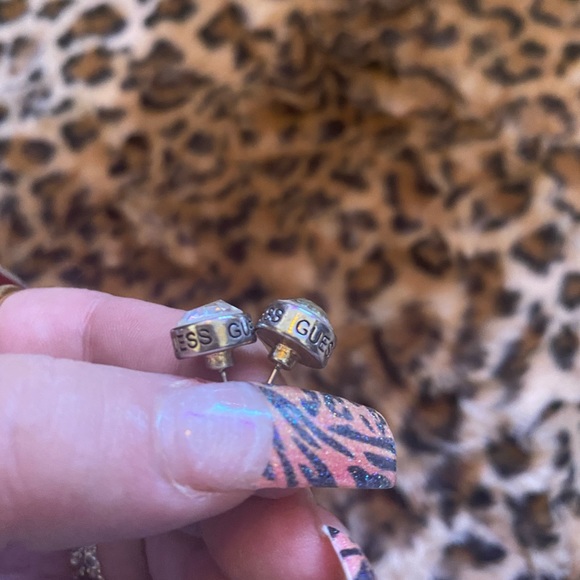 Guess earnings - Picture 7 of 8